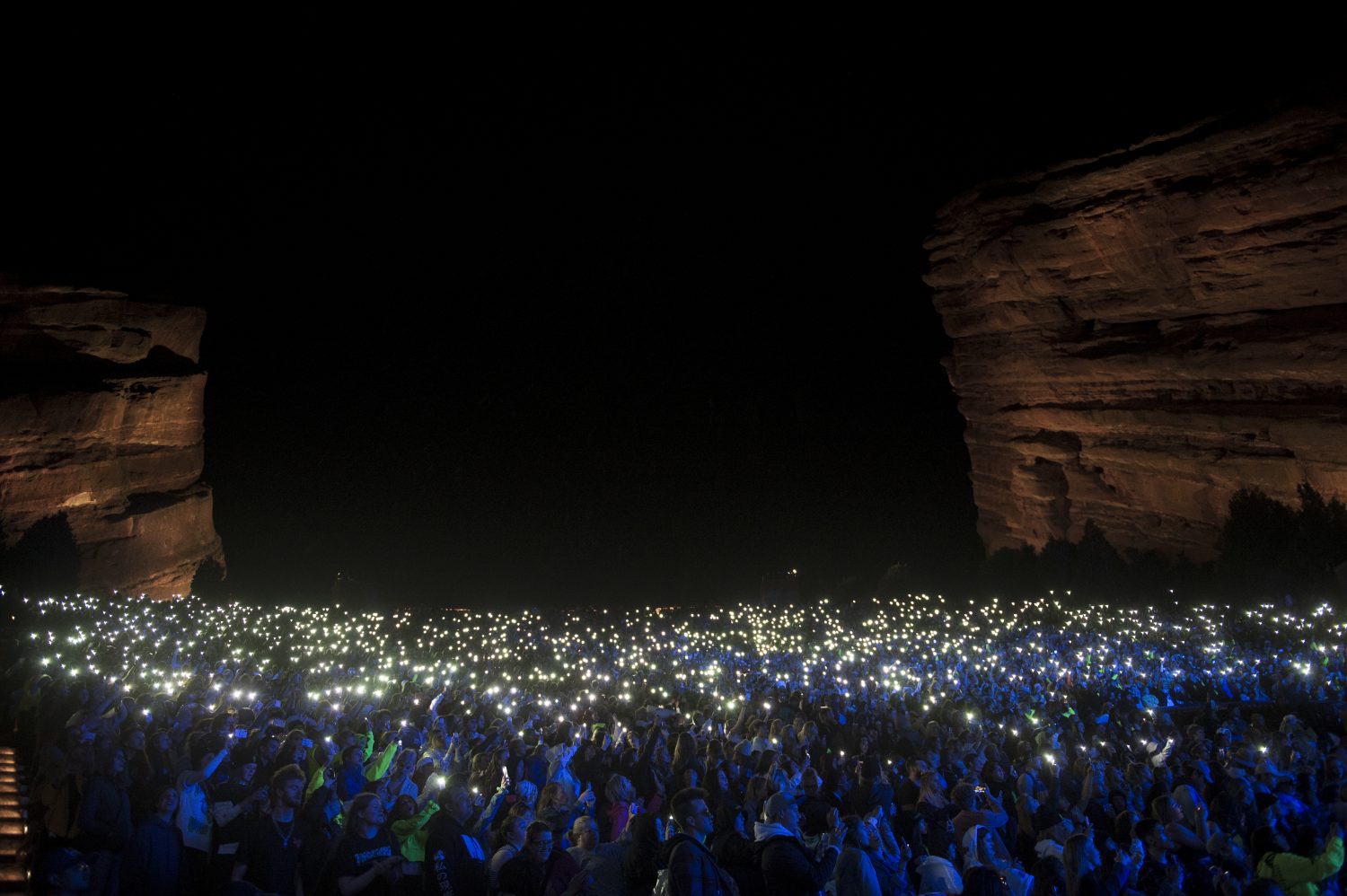 02_xBillie-Eilish-Red-Rocks-Amphitheatre_SM1_0082.jpg