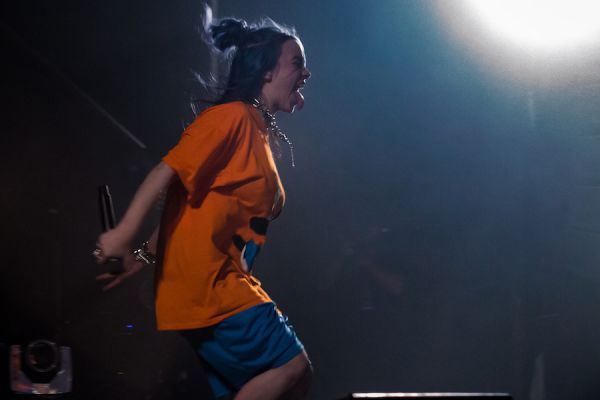 article_post__Billie-Eilish-at-Roseland-Theater-on-10-23-18-Photos_1540529708_7_fitbox_640x400.jpg