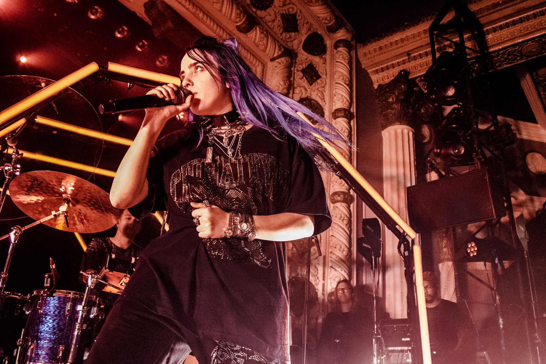 Billie-Eilish-19-2.jpg