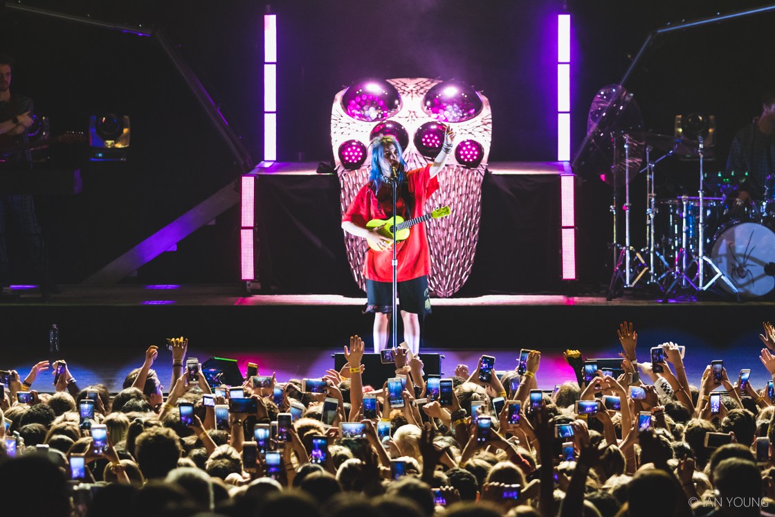 Billie-Eilish-at-The-Fox-Theater-in-Oakland-102018-by-Ian-Young-01.jpg