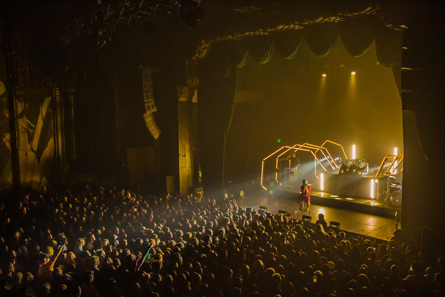 Billie_Eilish_@_The_Fonda_Theatre.jpg