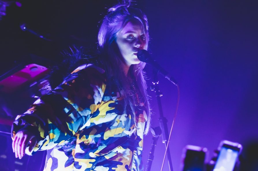 Billie_Eilish_at_Rickshaw_Stop_by_Ian_Young_05_893_595.jpg