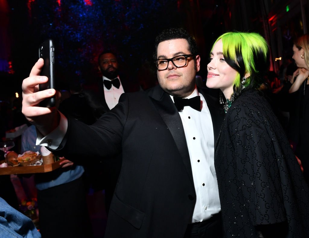 oscars_2020_54_josh_gad.jpg