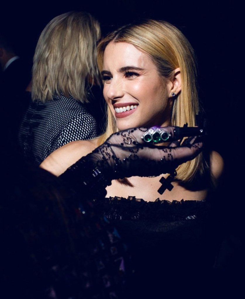 oscars_2020_63_emma_roberts.jpg